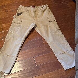 Wrangler Men's Khaki Cargo Pants